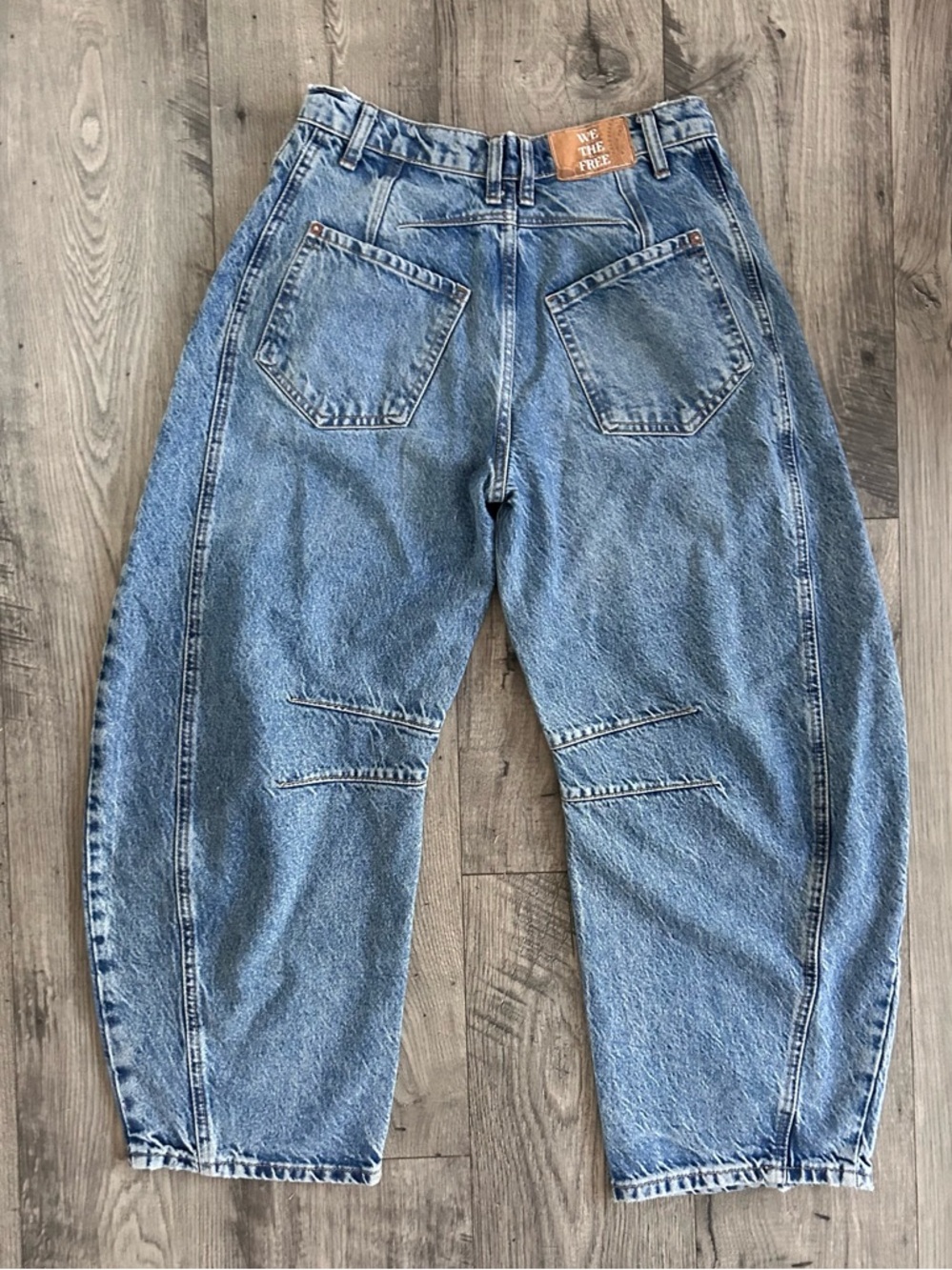 We The Free Lucky You Mid Rise Barrel Blue Jeans Size 25 - Picture 3 of 10